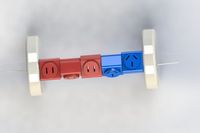 一种新型可旋转拆卸插排