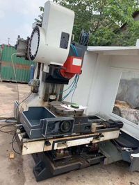 一种新型数控多面体中心