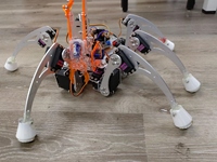 六足山地救援机器人