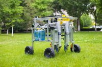 移茄匠心——动力茄锋移栽机