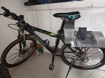 一种基于光电能源的太阳能自行车