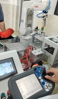 关于McgsPro及ABB机器人的设计与应用