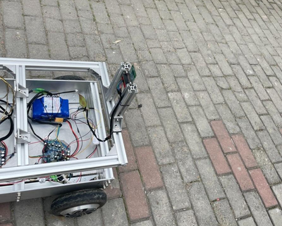 守护宝——基于ESP32的智能跟随小车